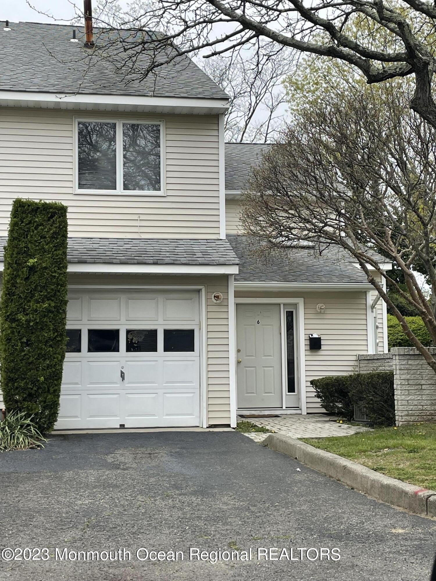 215 W Morgan Avenue – photo 1