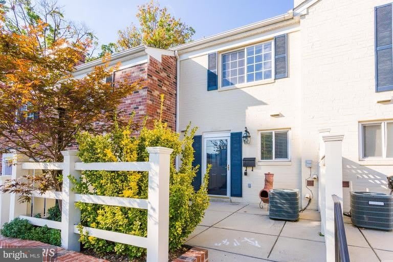 1615 Van Dorn Street N – photo 1