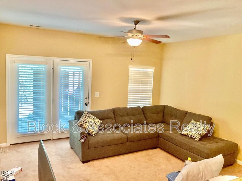 3006 Courtney Creek Blvd – photo 3