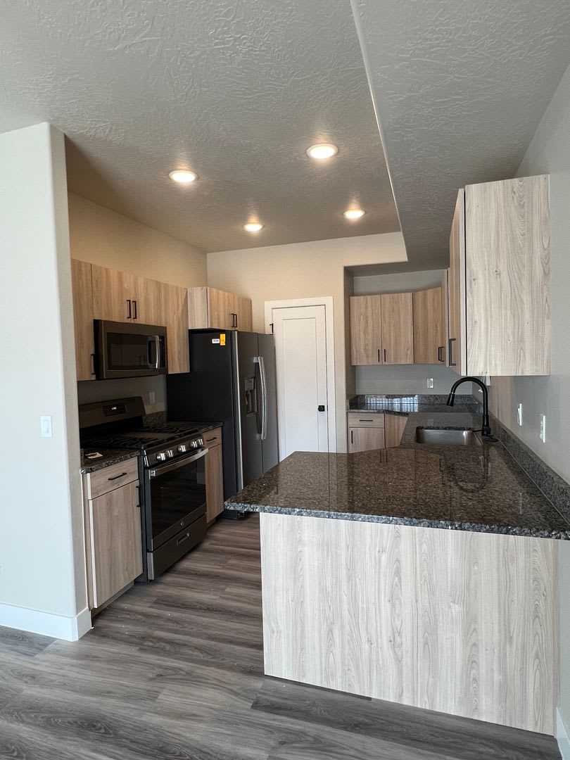 Looks Almost New Twin Home! Move is Special! – photo 3