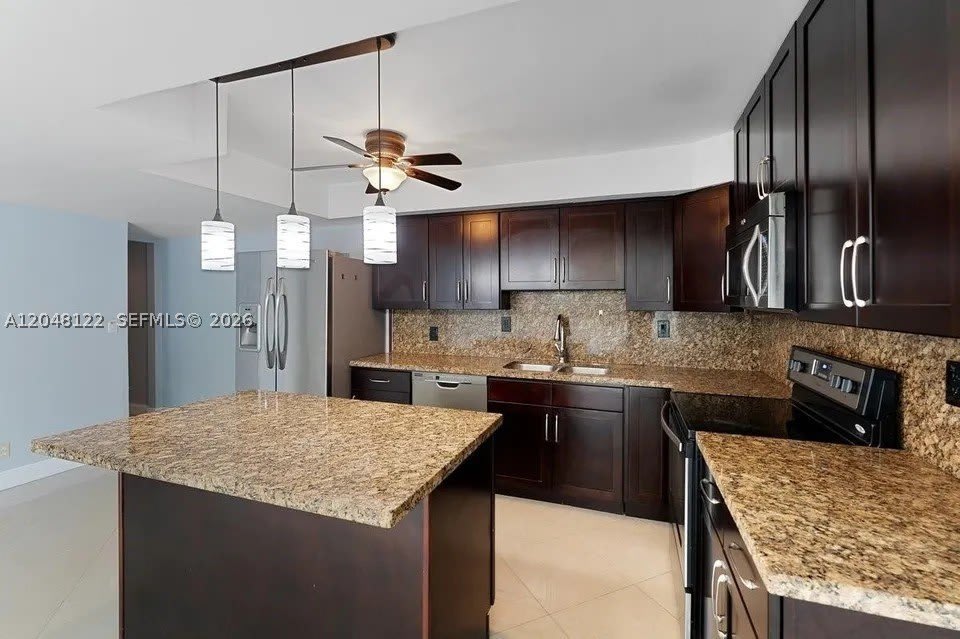 1400 Ne 54Th St – photo 4