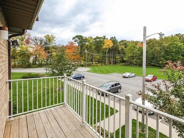 4220 Birchwood Ct – photo 3