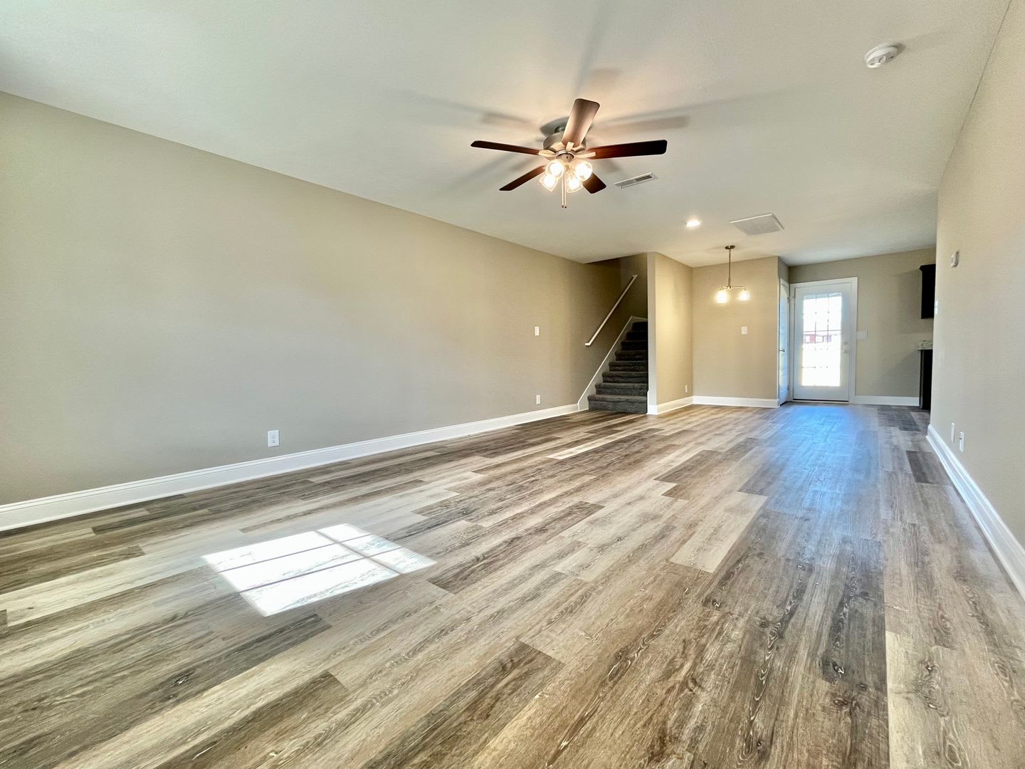 3 Bed 2.5 Bath home for Rent! – photo 4