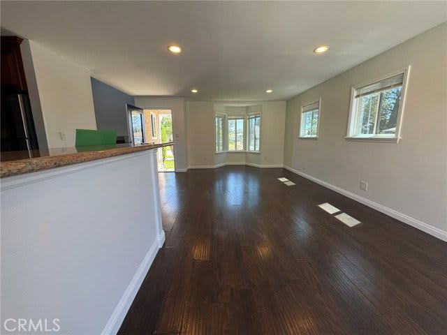 1041 West Acacia Avenue – photo 3
