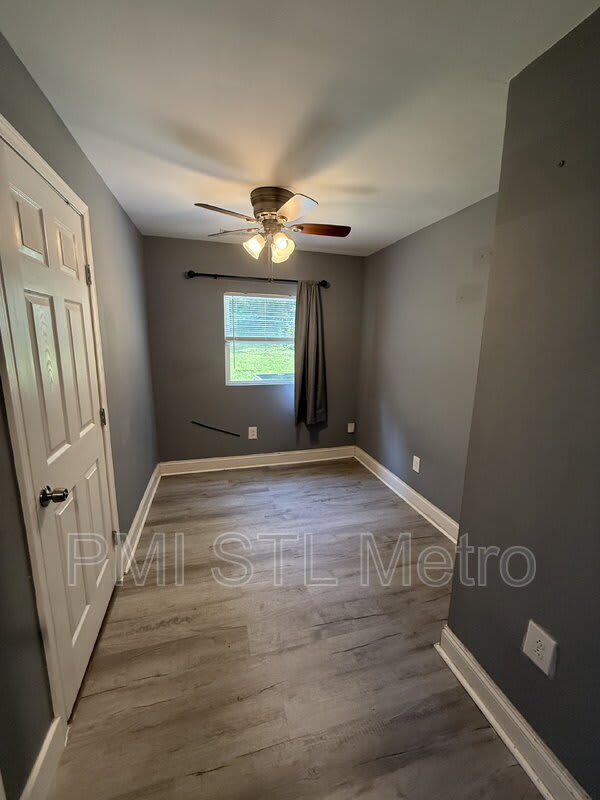 528 Royal Avenue – photo 2
