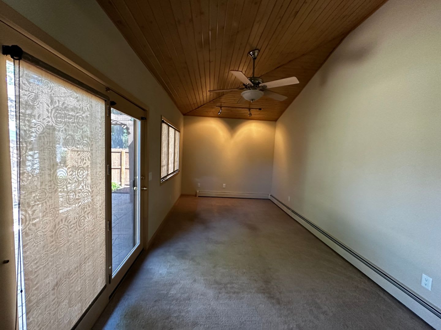 FREE AUGUST RENT!!! 3-bedroom, 2-bath home on Janesville’s East Side – photo 3