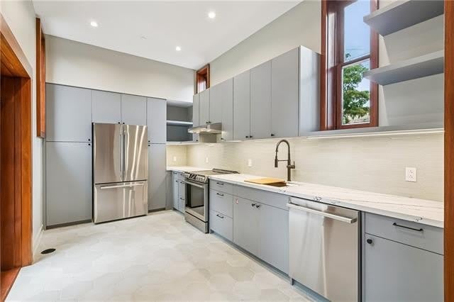 814 HOWARD Avenue – photo 5