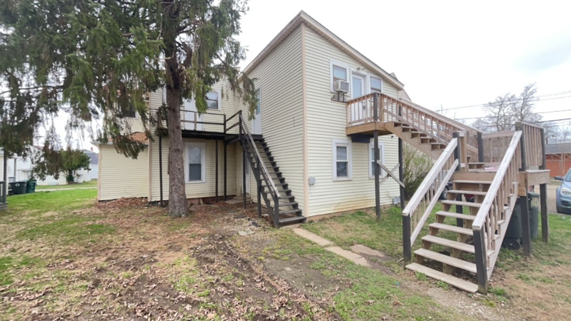 PRELEASING for AUGUST! Close to Campus – photo 1