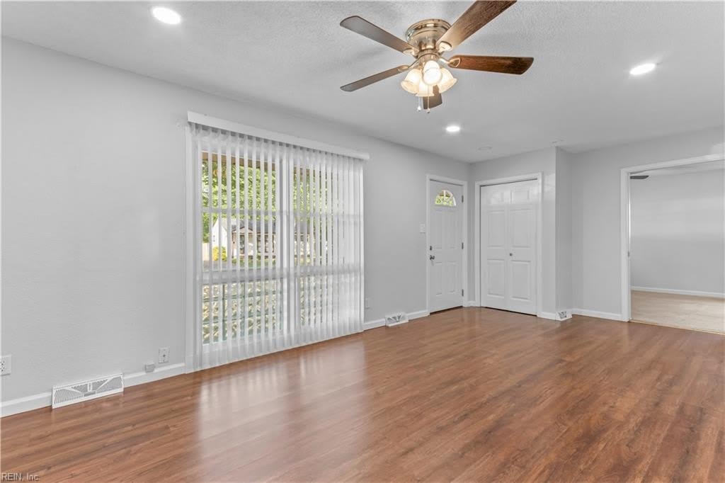 2124 Jeffrey Drive – photo 1