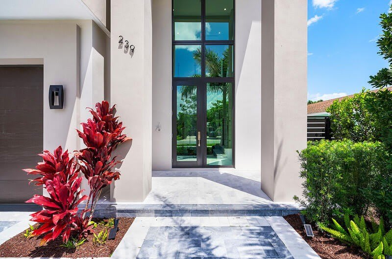 239 NE 11th Street – photo 3