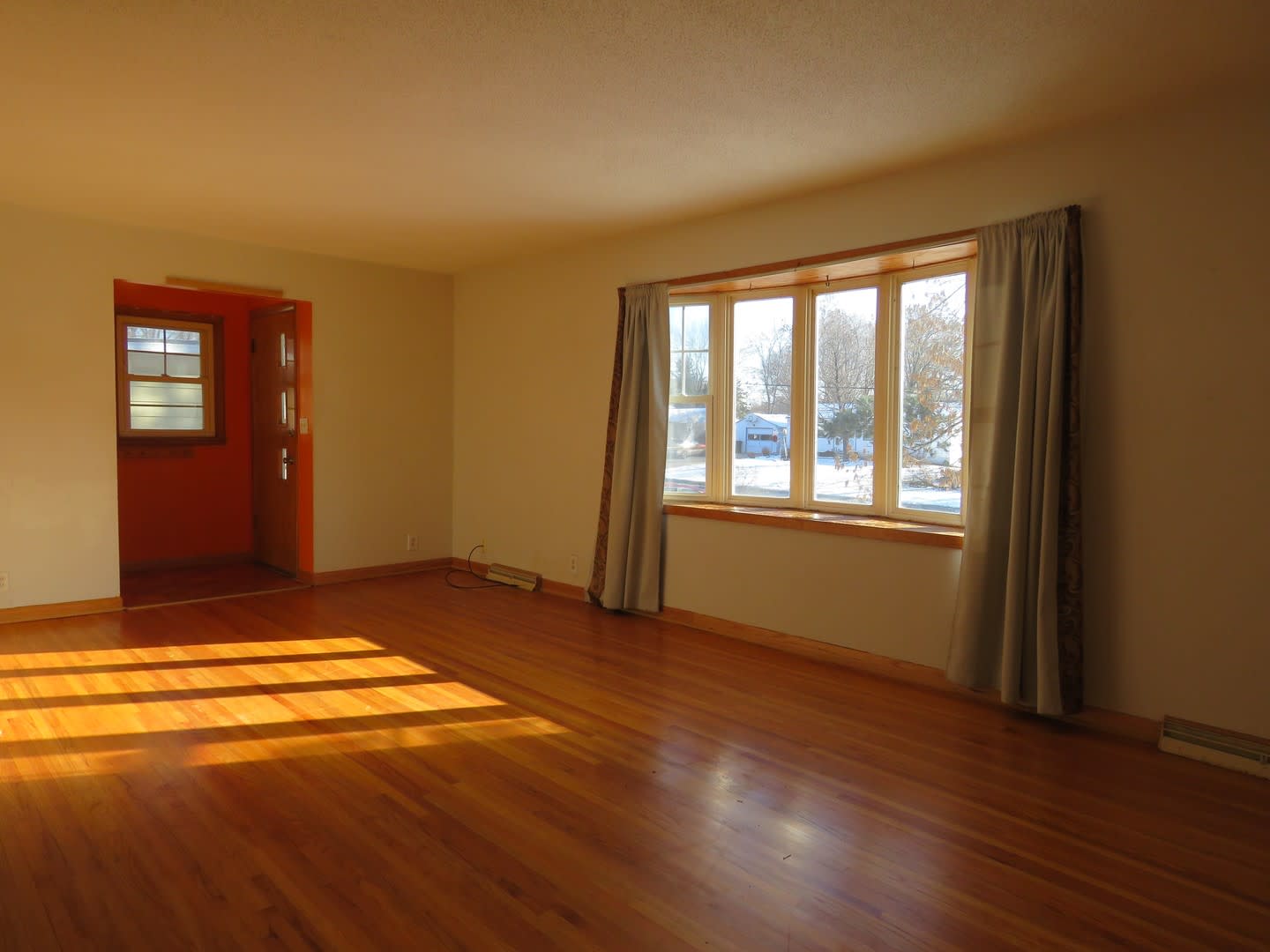 Available Sept 01 in Andover: 3bd 1ba 2car garage Large Corner Lot $1,995.00 plus utilities – photo 2