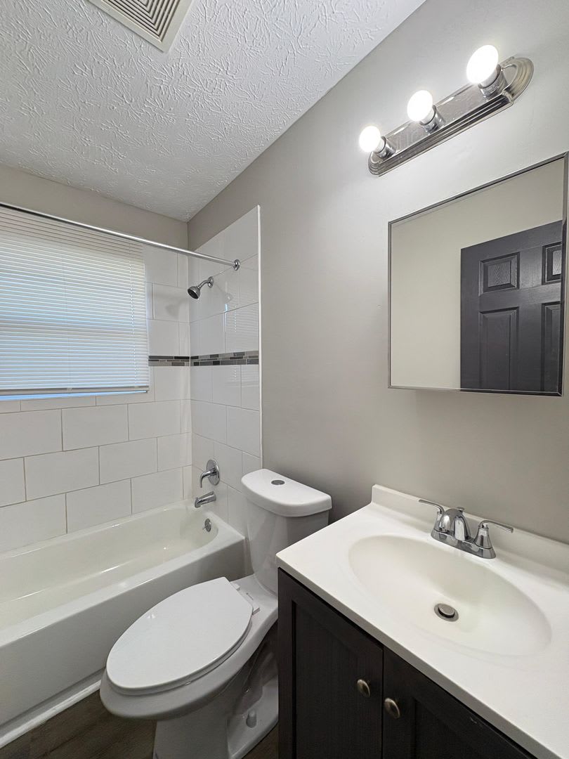 Welcome Home to Bellagio South Living: Where Comfort Meets Convenience – photo 2