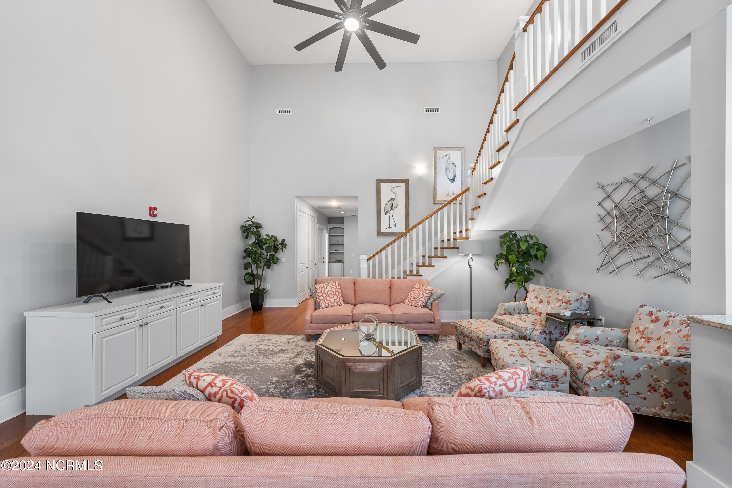 2537 St James Drive SE – photo 5