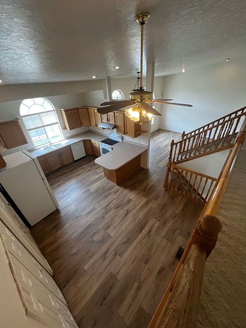 Large Orem Home in Great Location – photo 5