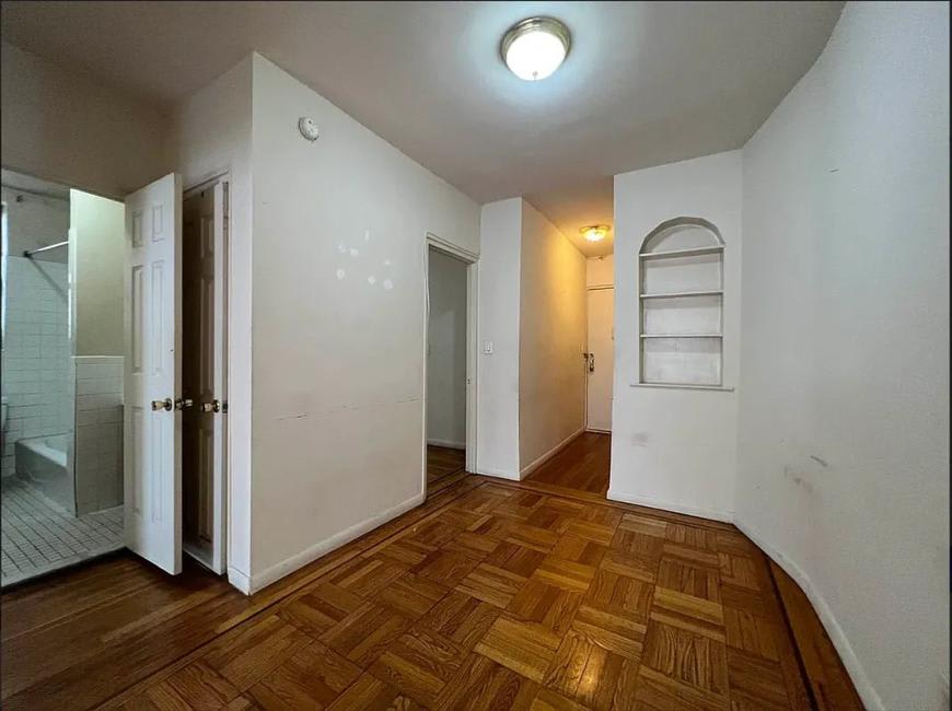 1175 Morris Avenue – photo 3