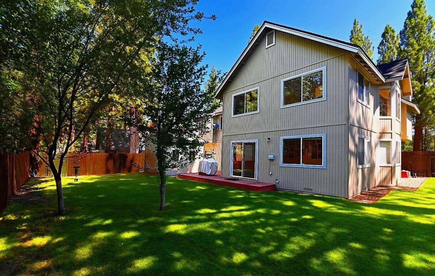 Large Upscale Home With Large Garage – photo 5