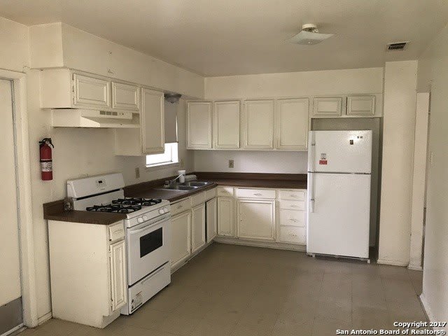 6007 MISTY VALLEY DR – photo 2