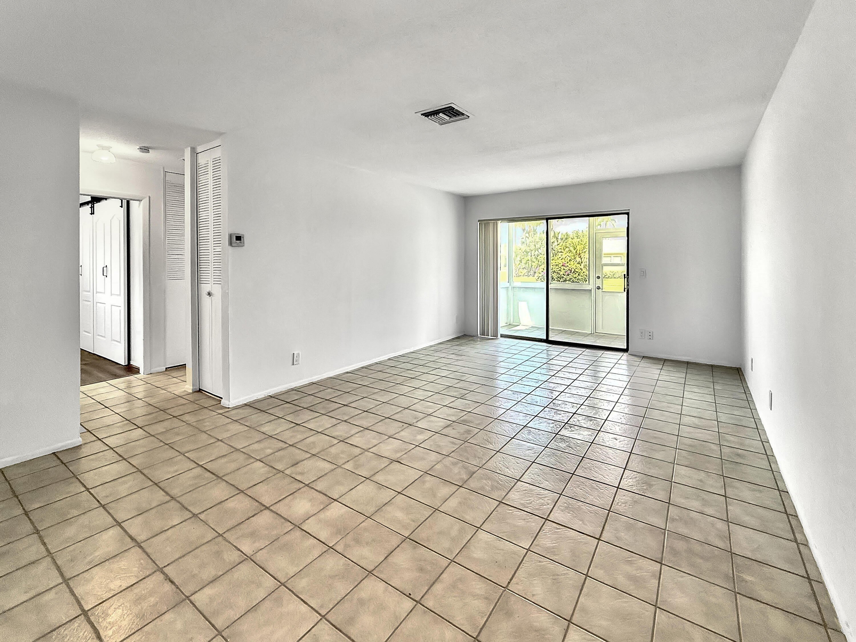 5263 Cresthaven Boulevard – photo 3