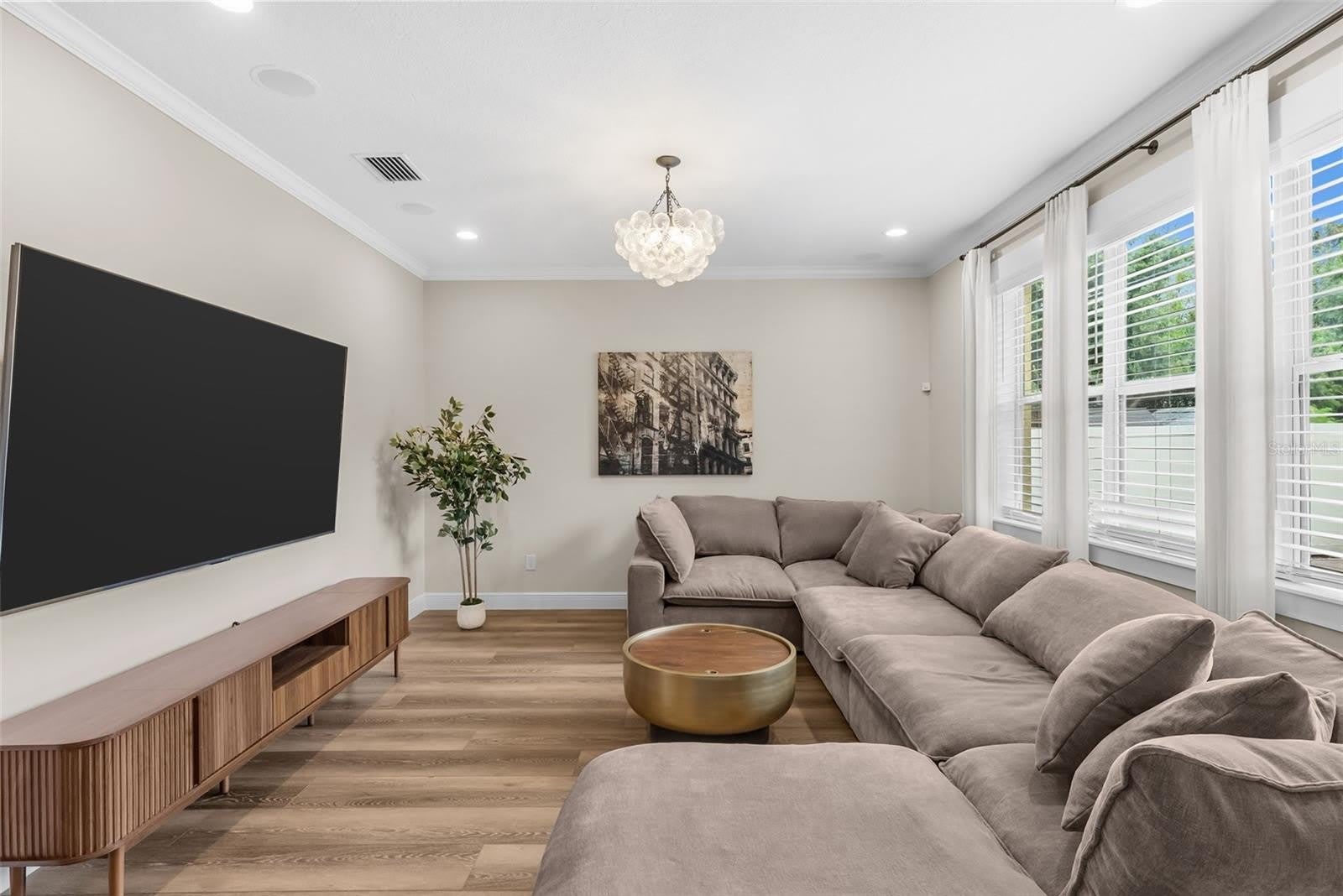 2915 W BAY VIEW Avenue – photo 5