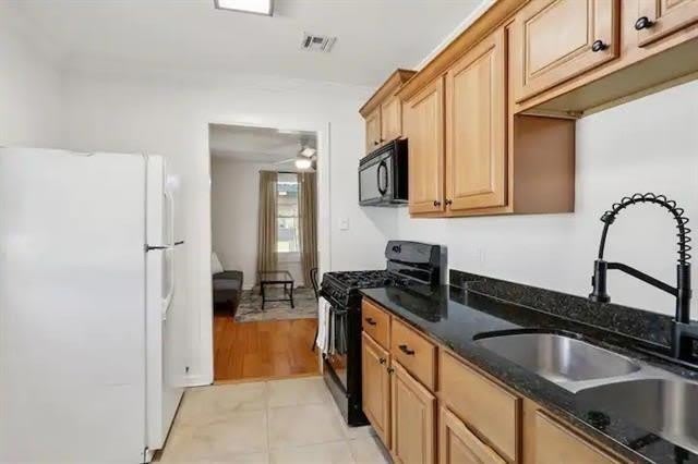 6125 General Haig Street – photo 5