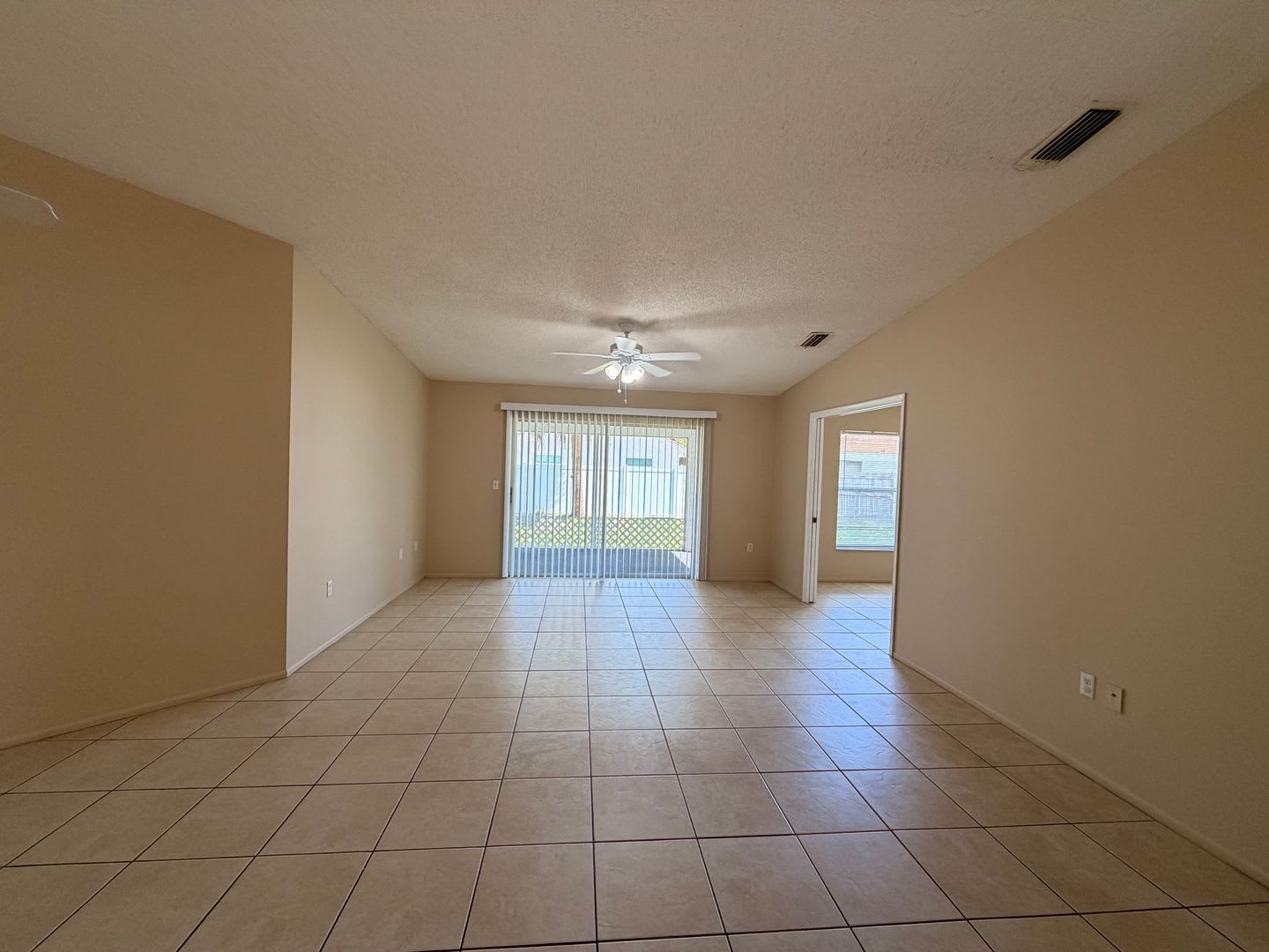 Centrally Located 3 2 With 2 Car Garage – photo 3