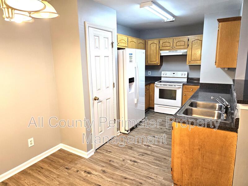 1855 Carrington Drive – photo 3
