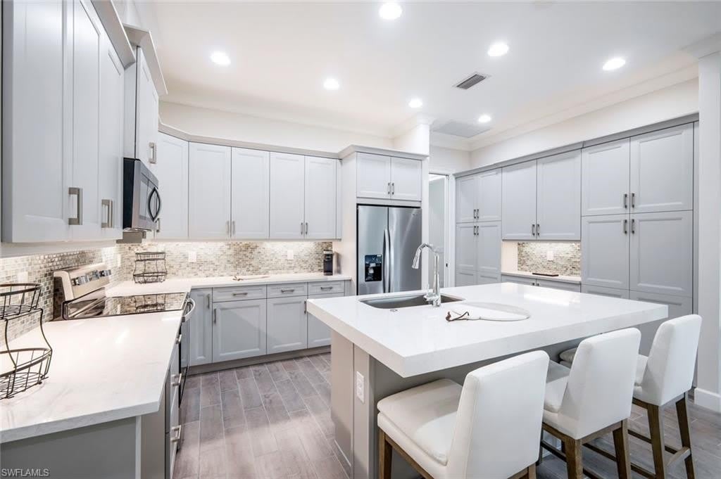 6875 Saona Ct – photo 5
