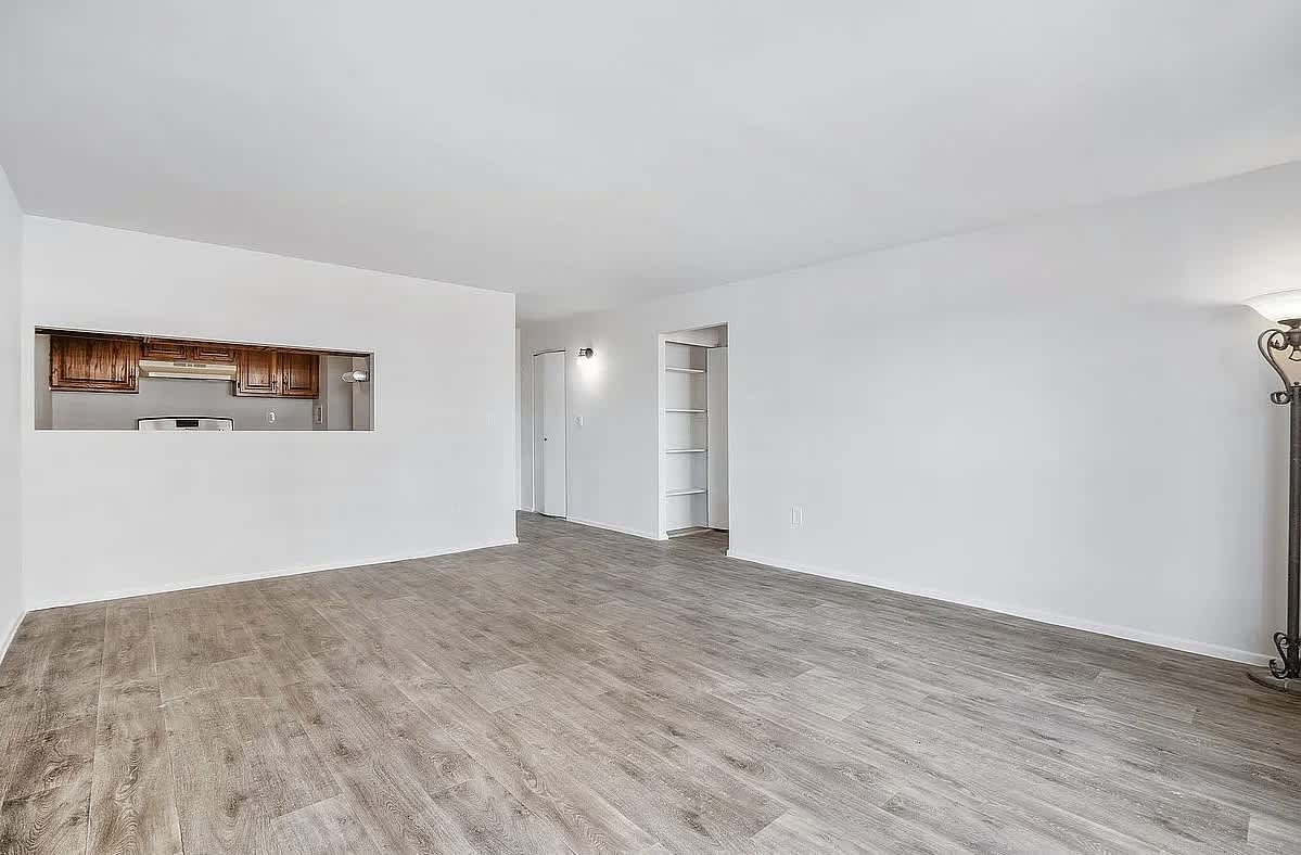 2554 12th St Apt 4C – photo 3