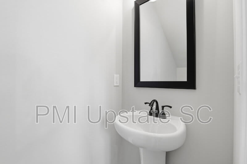 107 Virginia Avenue – photo 3