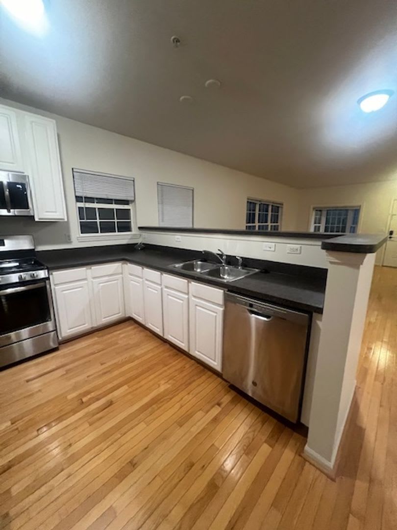 1053 Maiden Lane – photo 4