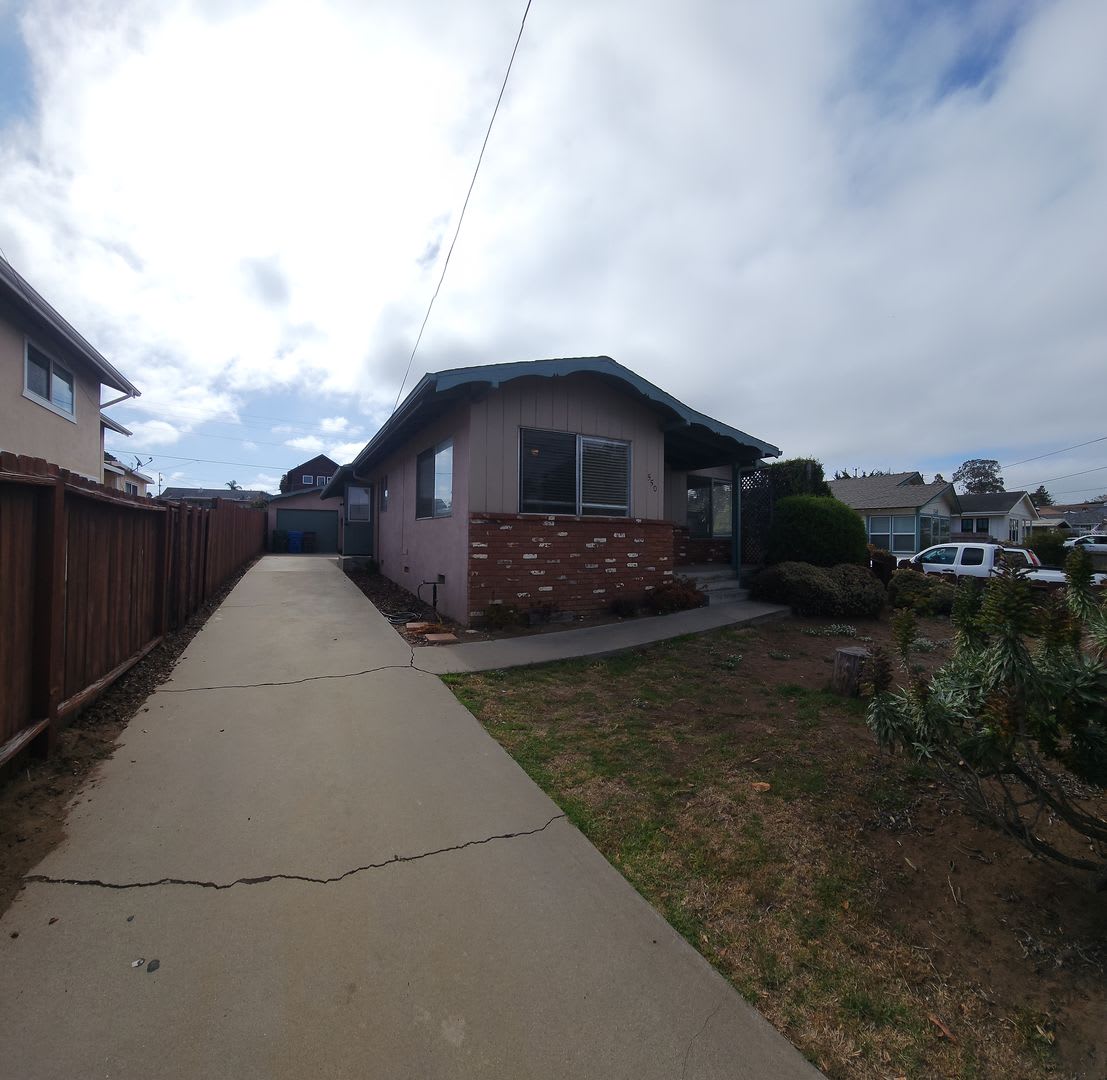 Classic Mb Beach Home 2 Bed 1 Bath Home With A View Of The Water And The Rock – photo 1
