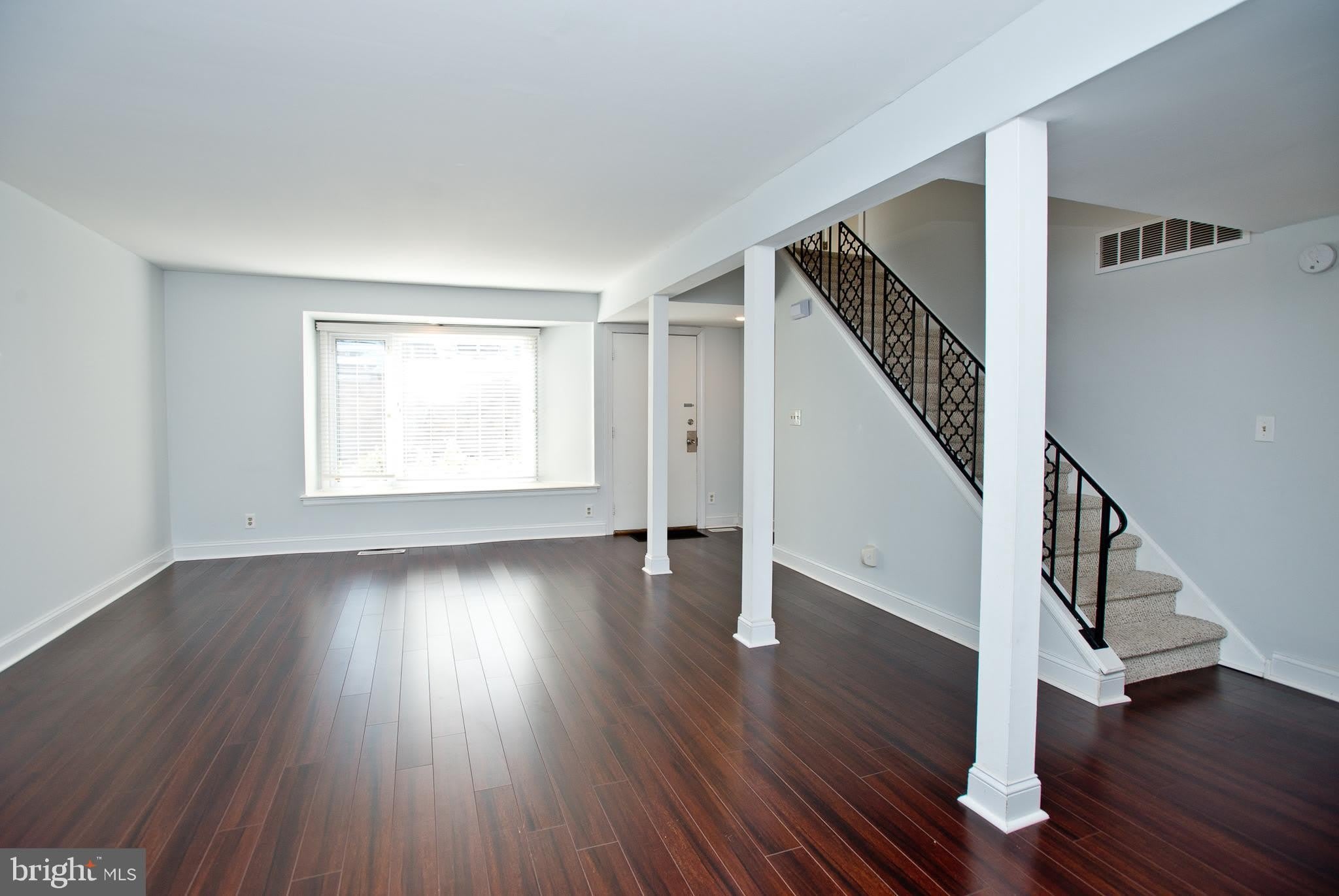 126 E CHELSEA Circle – photo 4