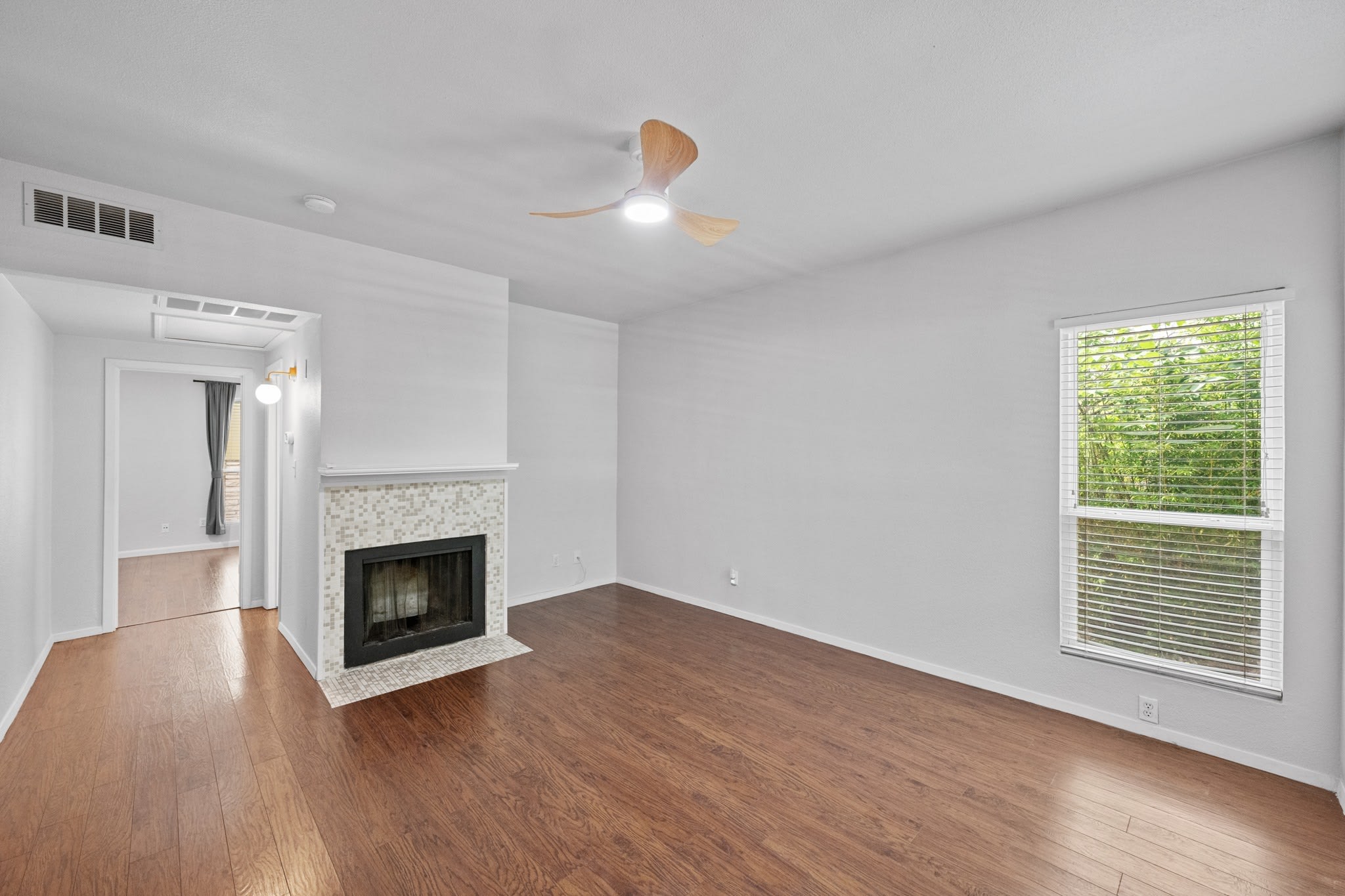 1509 West 39th 1/2 Street – photo 3
