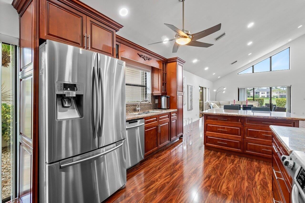 5236 Via De Amalfi Drive – photo 3