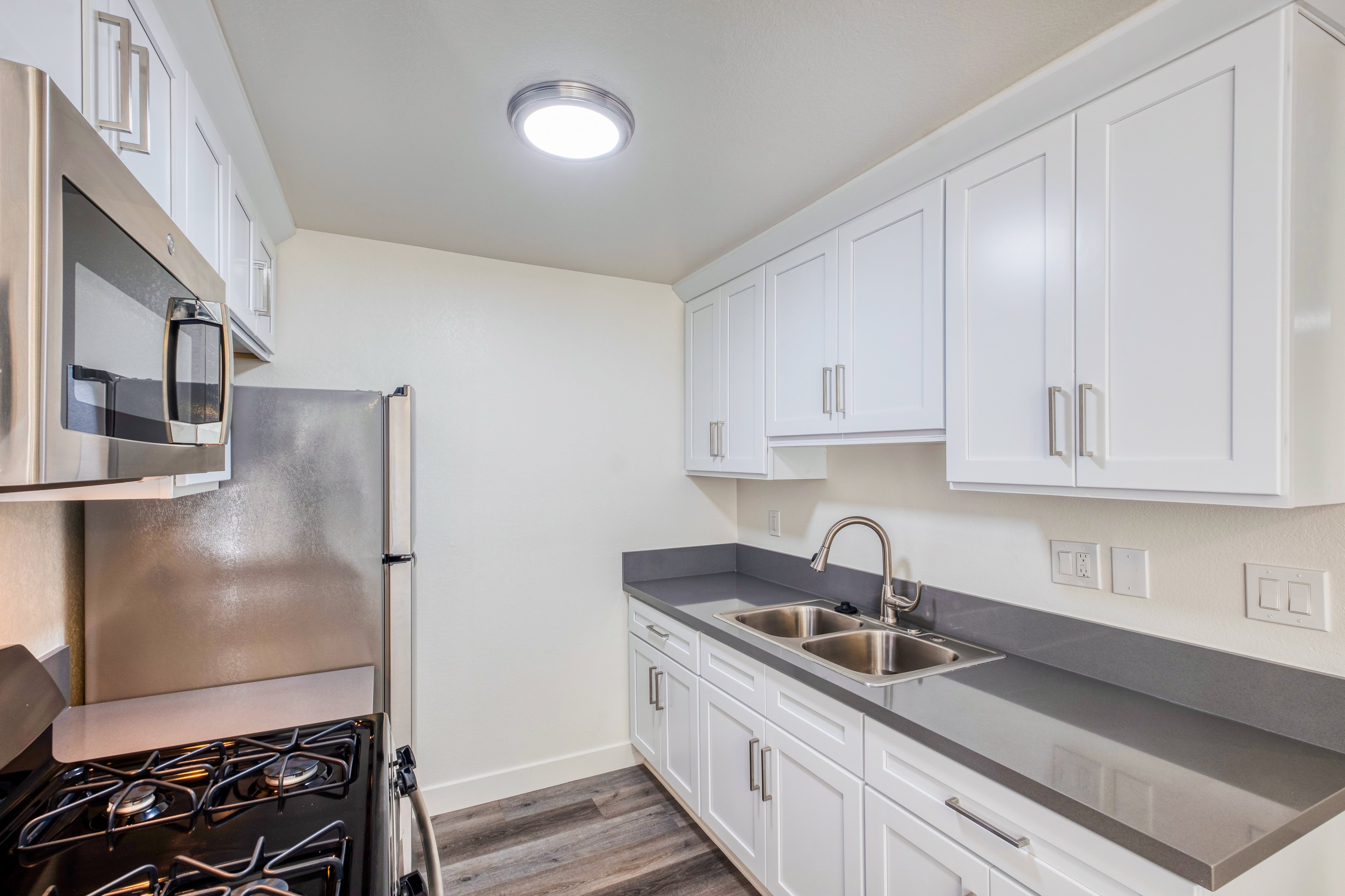 Hollywood Apartments – photo 5