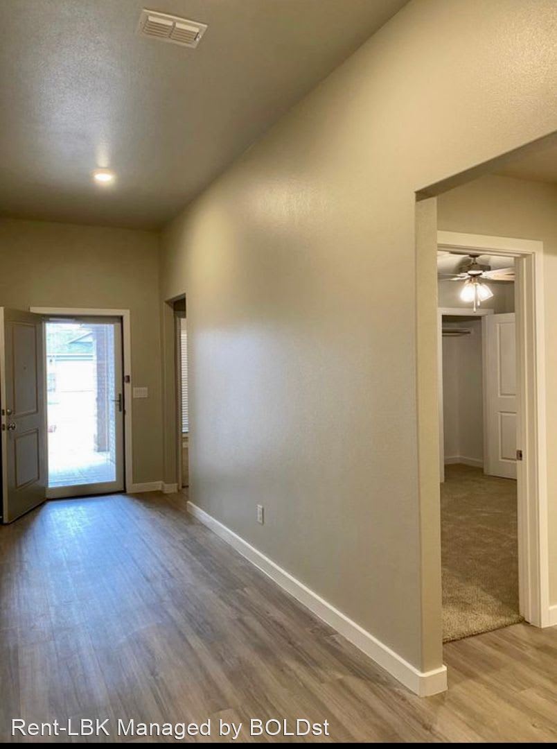 13711 Ave Q – photo 3