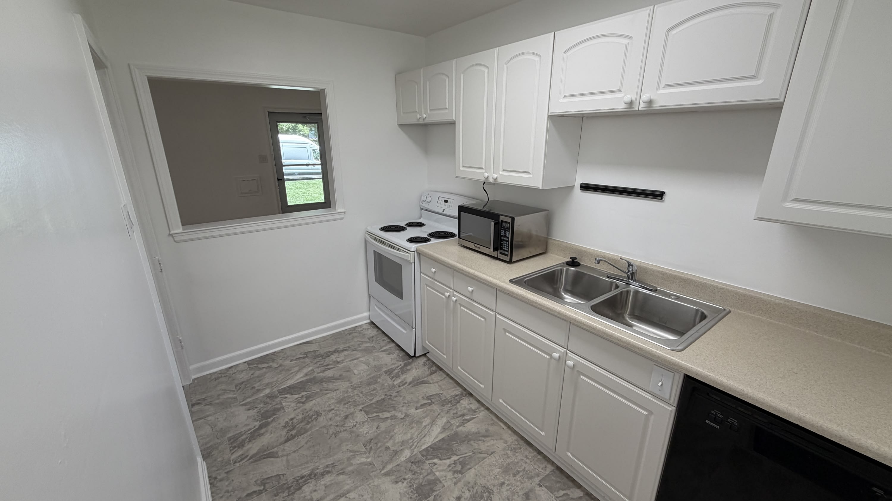 2525 South Clayton Street – photo 3