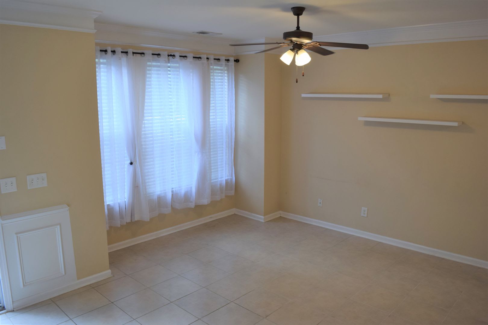 Beautiful Townhome – photo 4