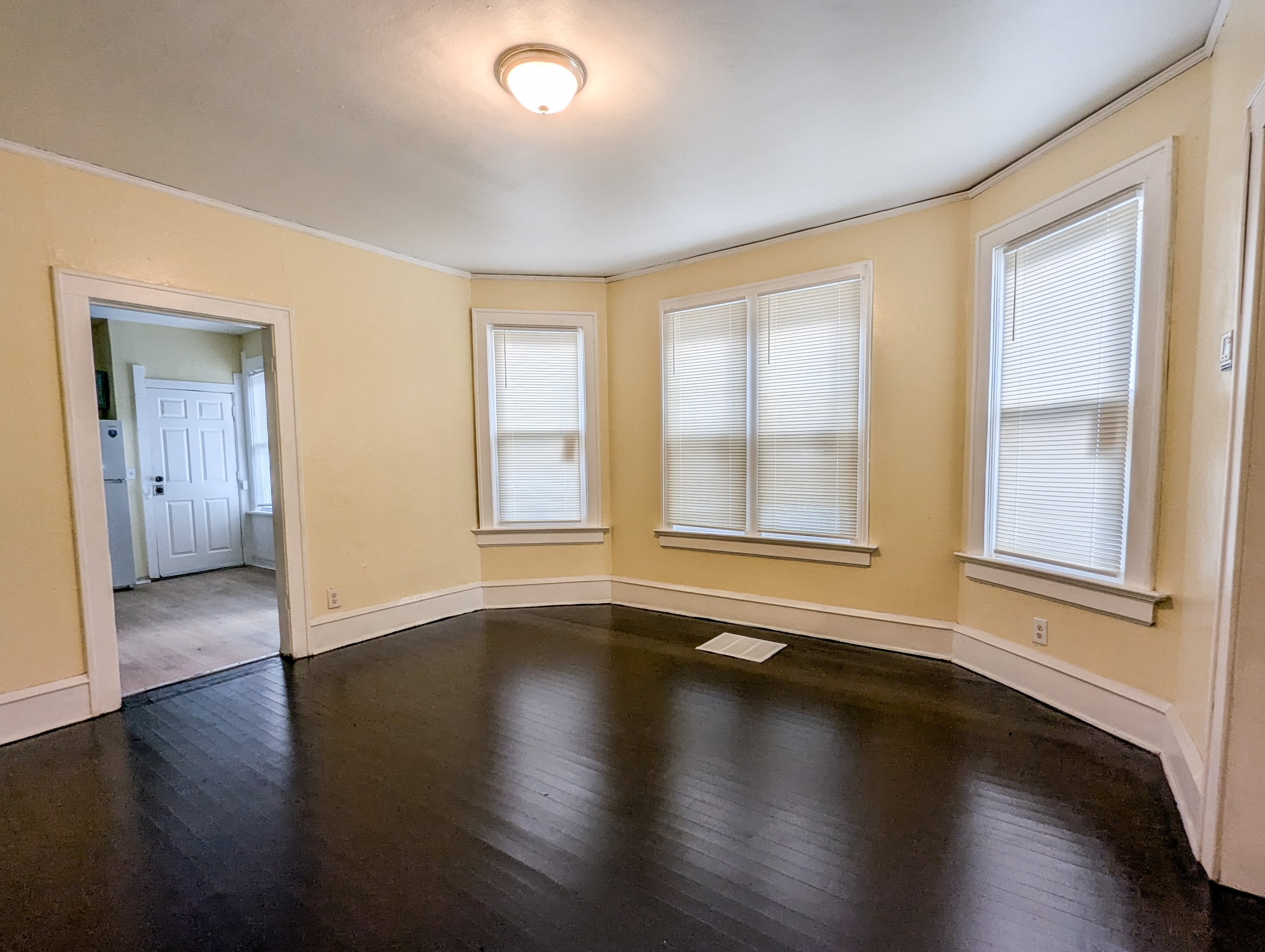 1304 West Ring Street – photo 2