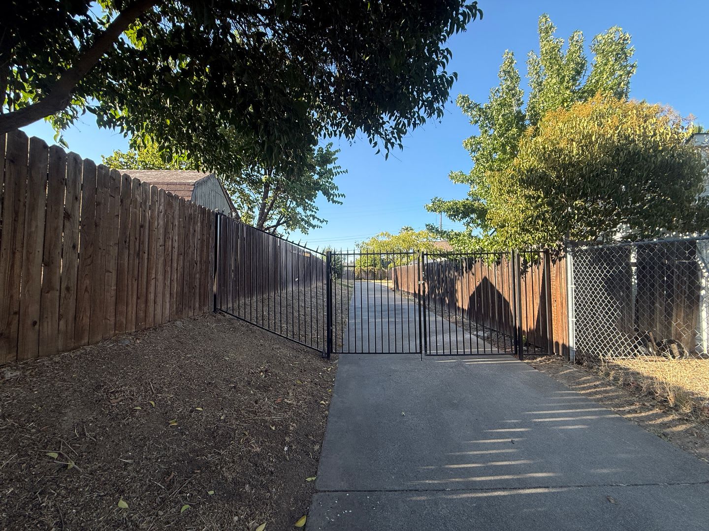Adorable Private Home On Large Lot – photo 4