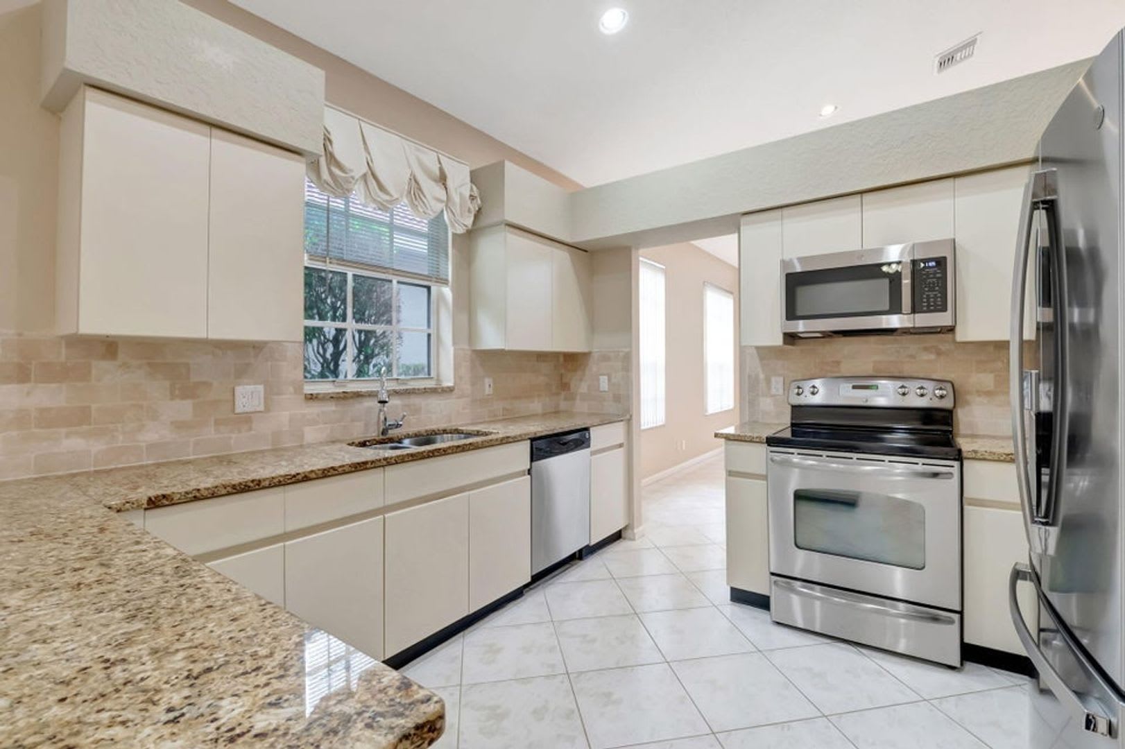11081 Springbrook Circle, Boynton Beach (Unincorporated), FL 33437 – photo 2