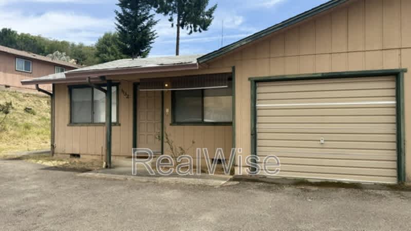 1132 NE Barager Ave – photo 3