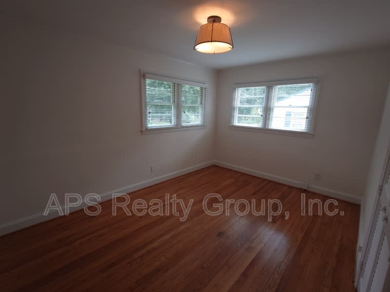 60 Glenwood Street – photo 3