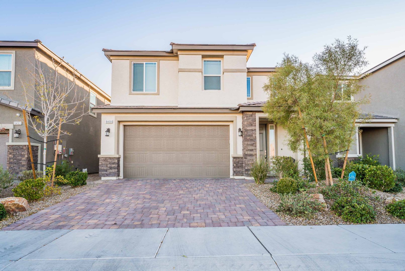 Modern Southwest Las Vegas Living with Stylish Finishes & Inviting Open Spaces! – photo 2
