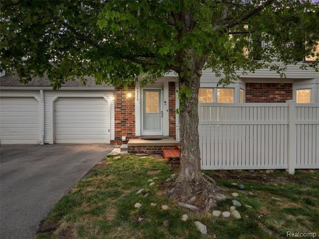 42253 Old Pond Circle – photo 1
