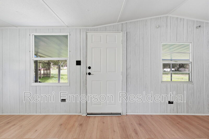 1096 Navajo Dr – photo 4