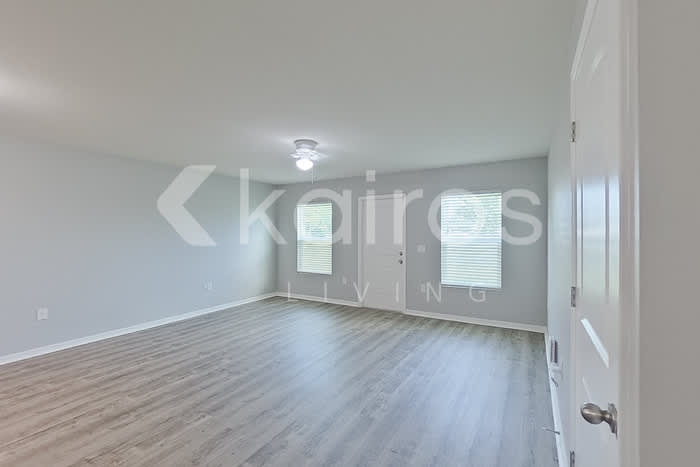 305 Northeast 23rd Terrace – photo 2