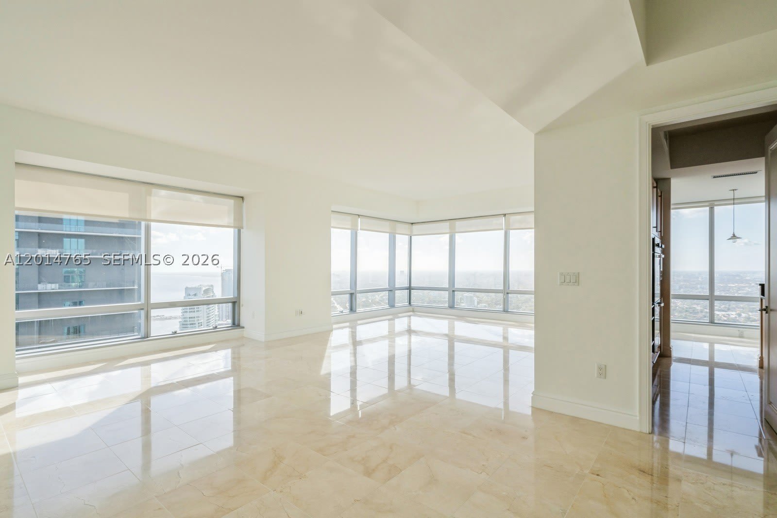 1425 Brickell Ave – photo 3