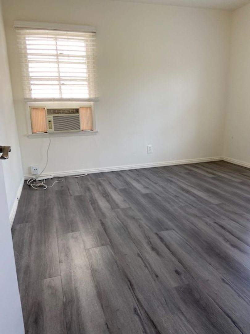 1119 Cardiff Avenue – photo 5