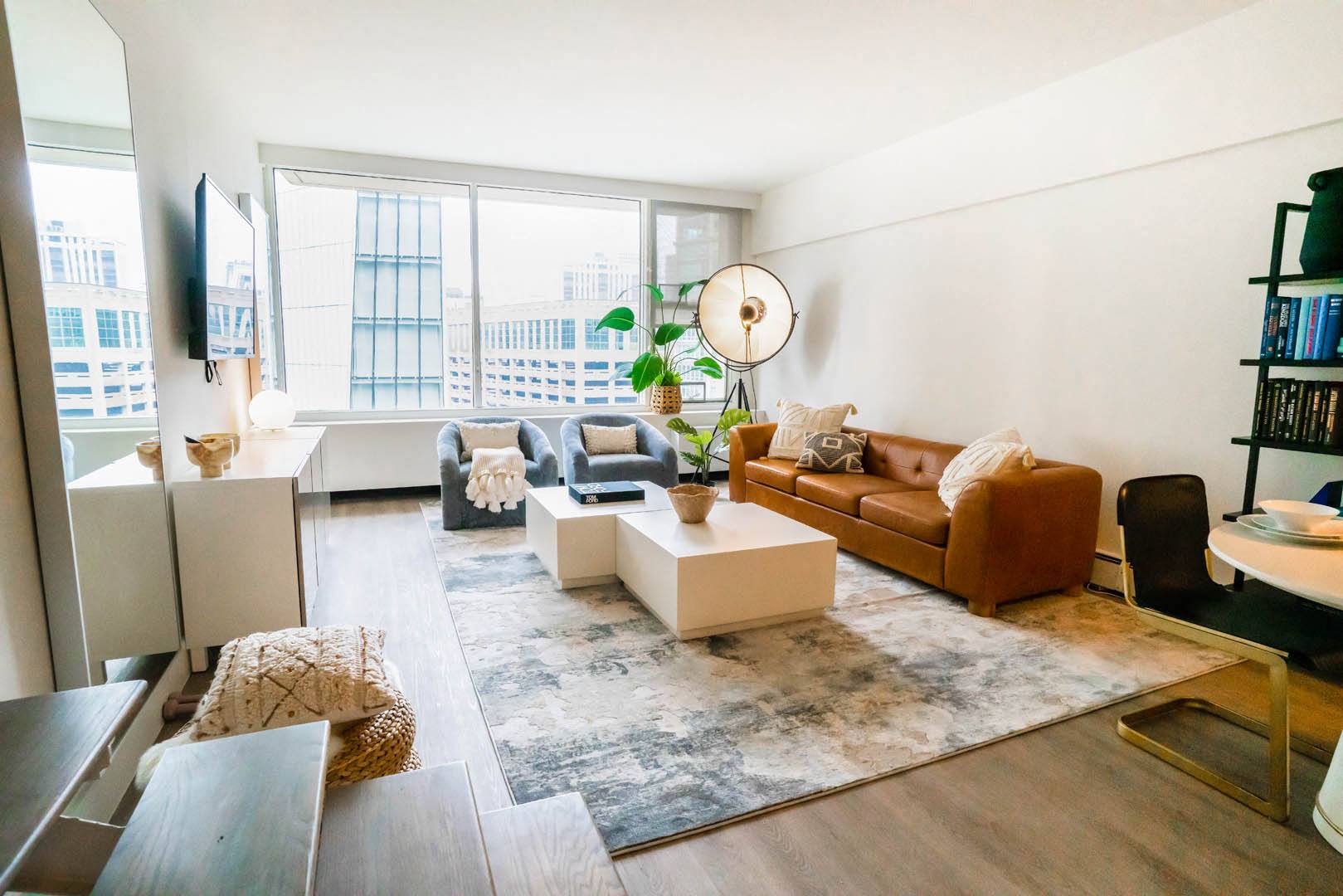 21 East Chestnut – photo 1